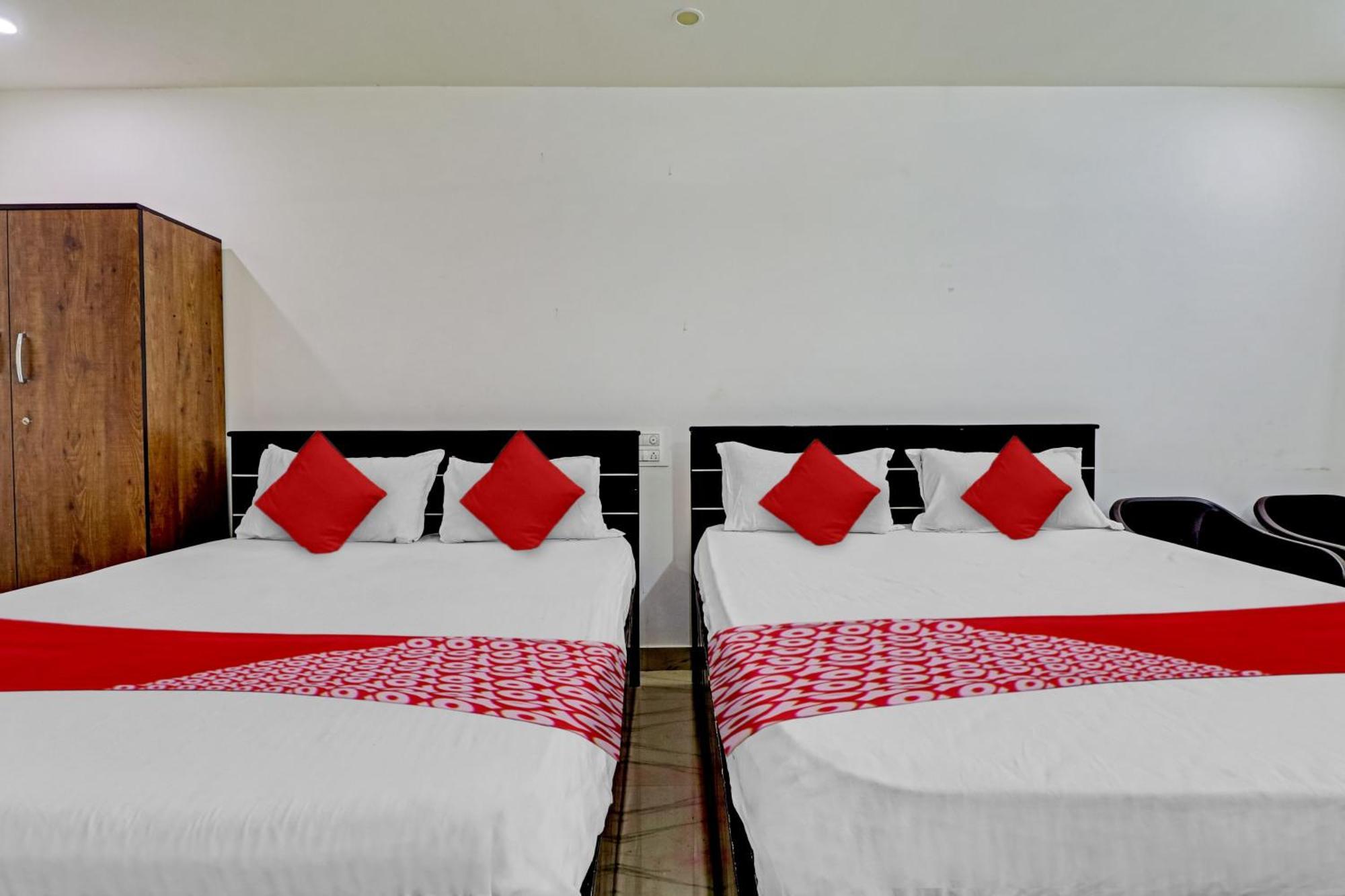 Oyo Vnr Convention Hotel คุนตูร์ ภายนอก รูปภาพ