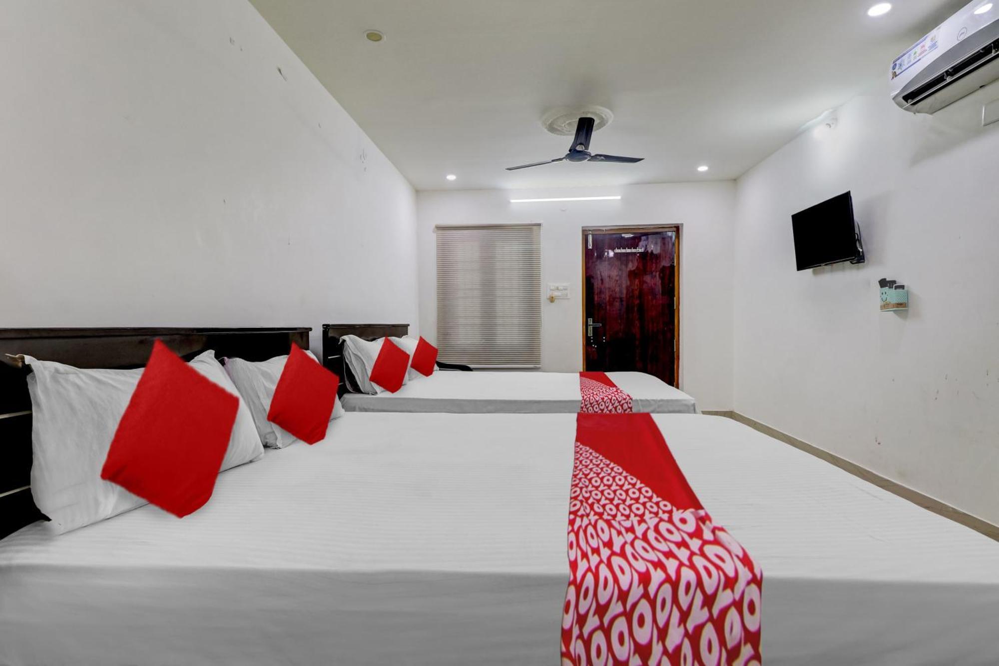 Oyo Vnr Convention Hotel คุนตูร์ ภายนอก รูปภาพ
