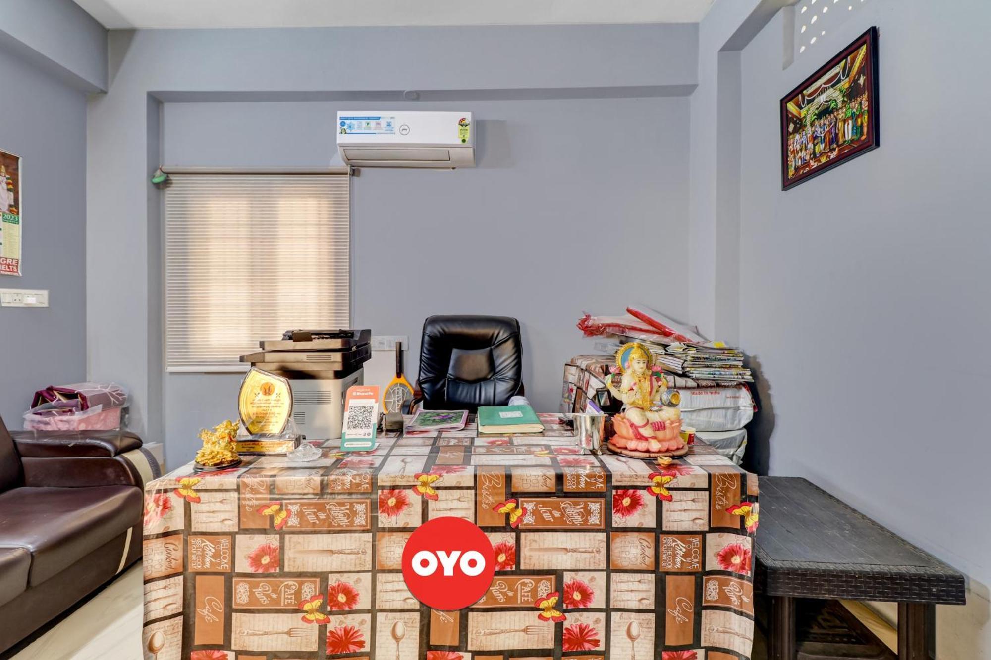 Oyo Vnr Convention Hotel คุนตูร์ ภายนอก รูปภาพ