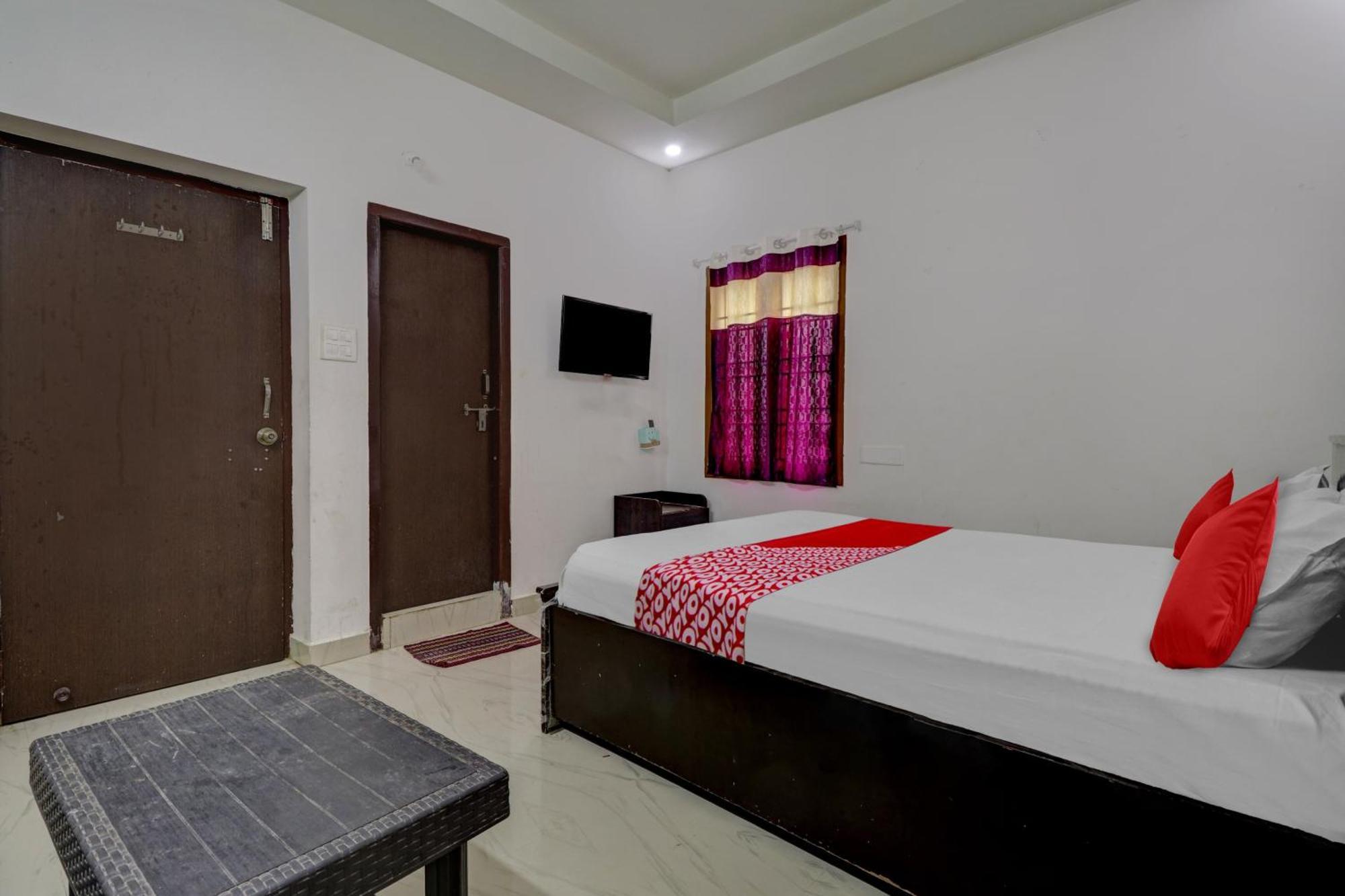 Oyo Vnr Convention Hotel คุนตูร์ ภายนอก รูปภาพ